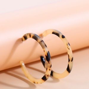 Resin Tortoise Shell Hoop Dangle Earrings